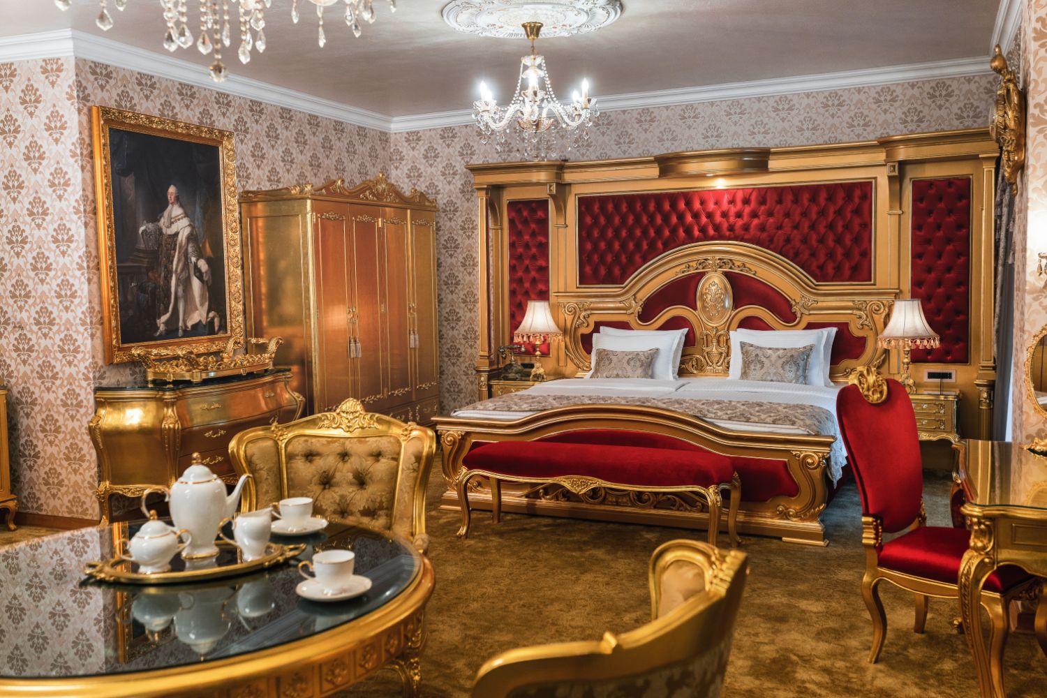 King Louis XVI Presidential Suite